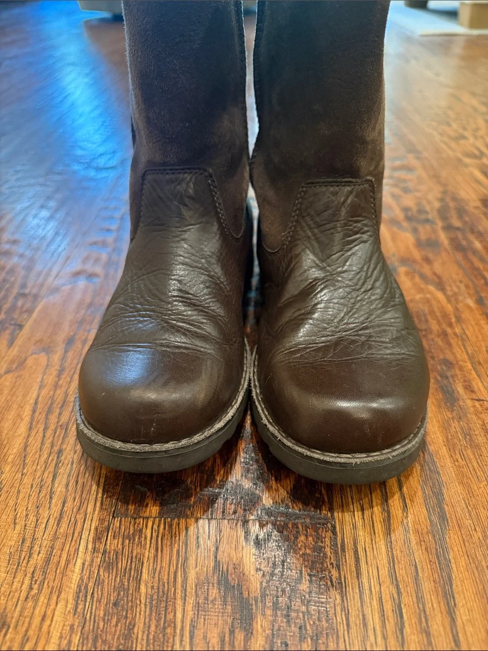 UGG classic mid